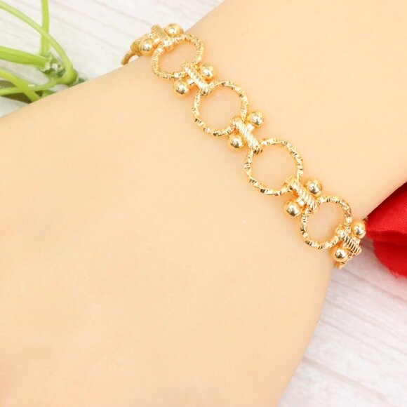 "Trendy Handmade Bracelet – A Thoughtful Gift for Girls & Women | UNVRC1614 - Picture 6 of 10